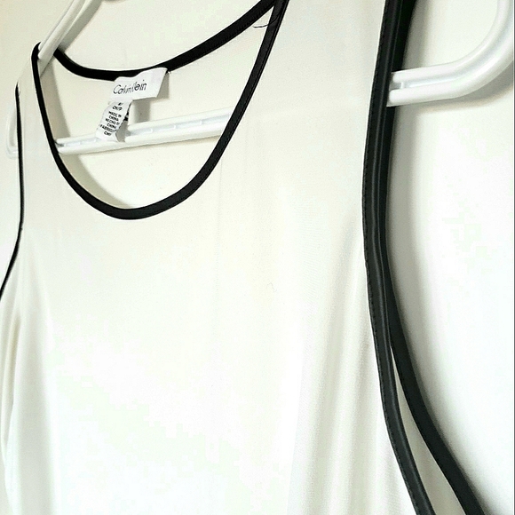 Calvin Klein Long Sleeve - Picture 2 of 2